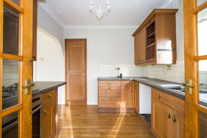 Photo 11- click for photo gallery